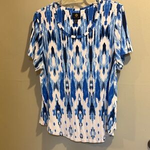 JM Collection Blue and White Patterned Blouse